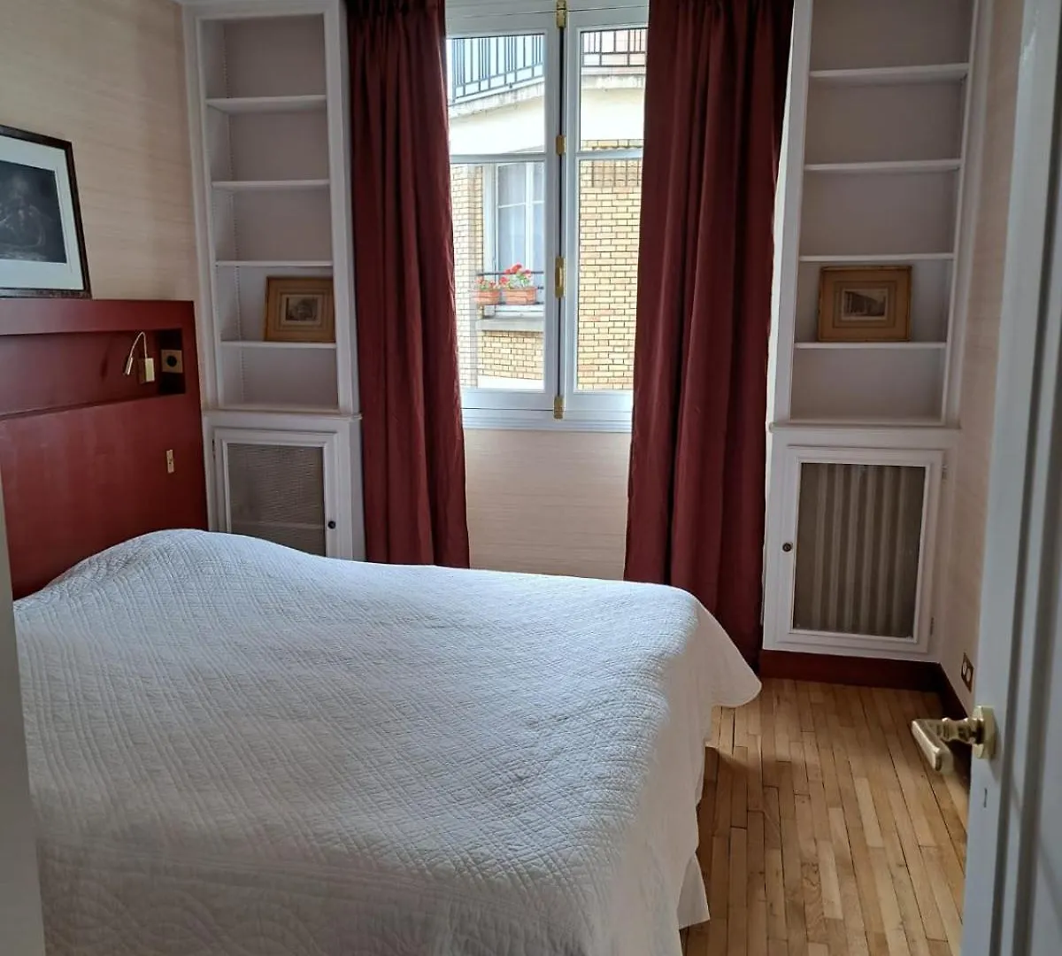 Bright & Elegant Appartment With View Over Invalides, Near St Germain Des Pres Párizs